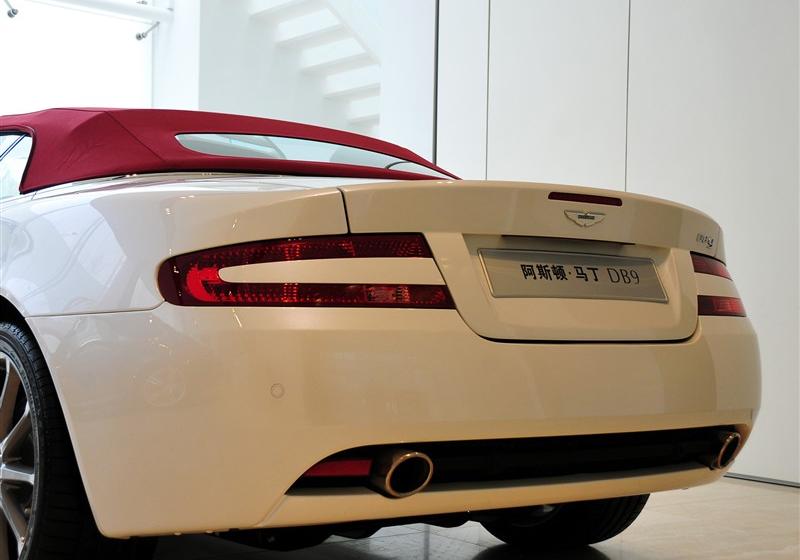阿斯顿马丁DB9  2011款 6.0 Touchtronic Volante