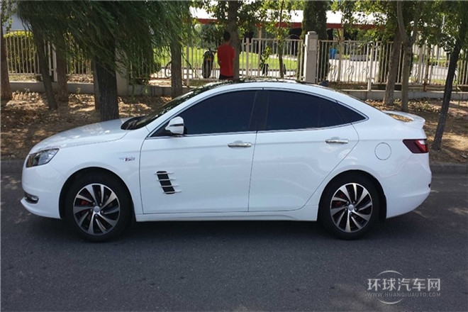 2014款 1.8T 自动运动豪华型