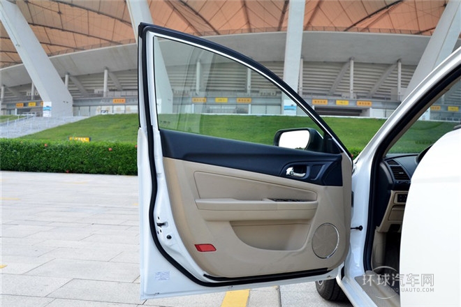 2013款 1.6L MT豪华型