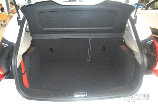 2012款 两厢 1.6L AT风尚型