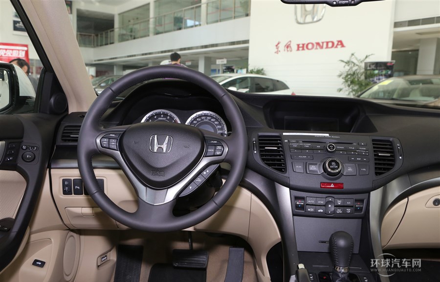 2013款 2.0L 尊贵版