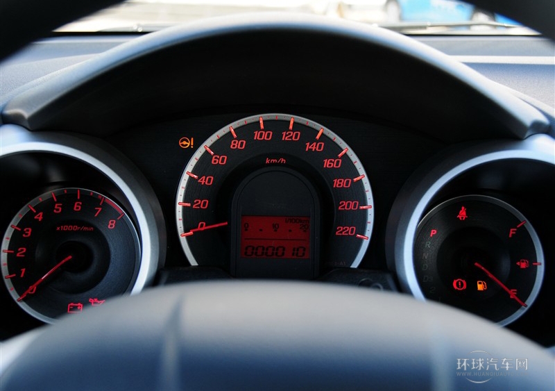2011款 1.5L 自动豪华版