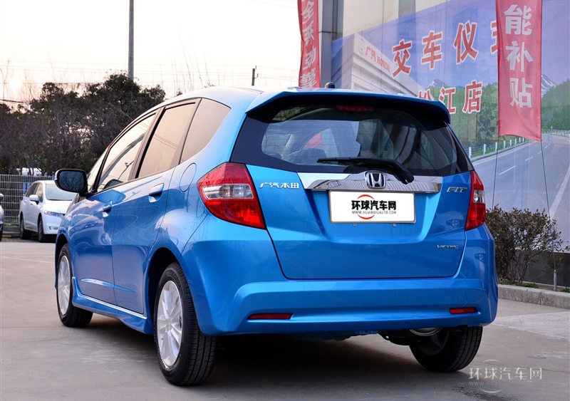 2011款 1.5L 自动全景天窗版