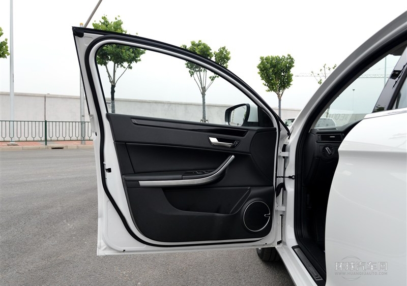 2014款 两厢 1.6T 自动致臻型(白色)
