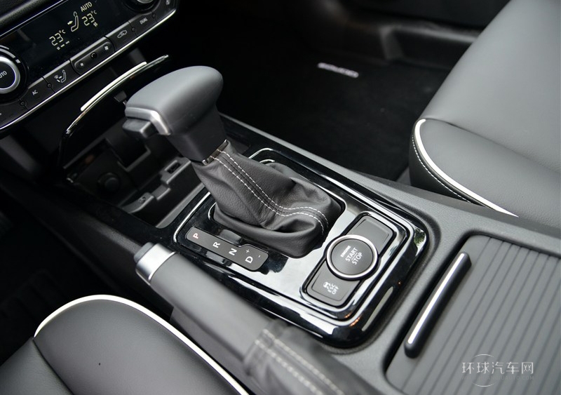 2014款 两厢 1.6T 自动致臻型(白色)