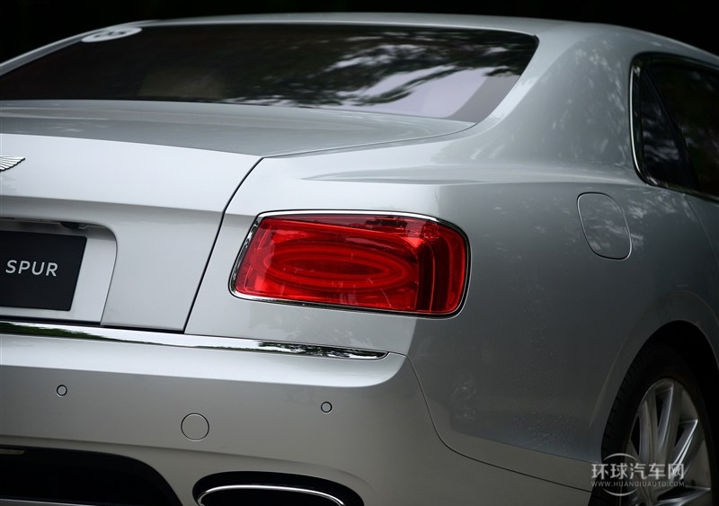 2013款 6.0T W12 豪华版