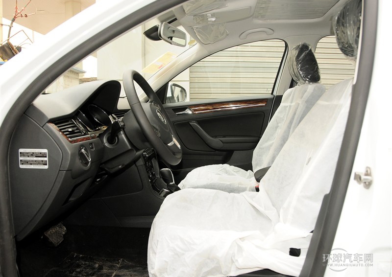 2014款 1.6L 自动豪华型