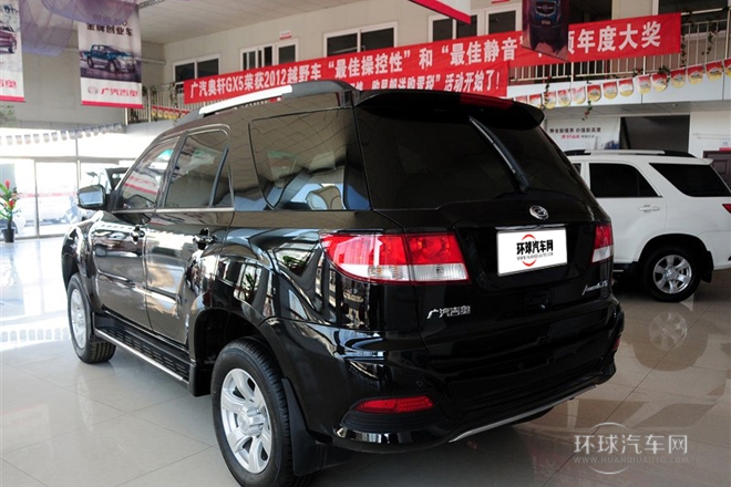 2012款 2.0L 手动汽油两驱天窗版