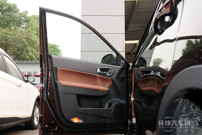 2013款 1.8T 自动四驱尊贵版