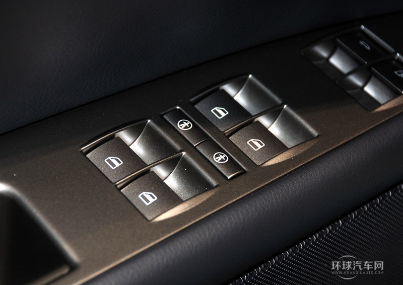 2012款 3.0L 商务型
