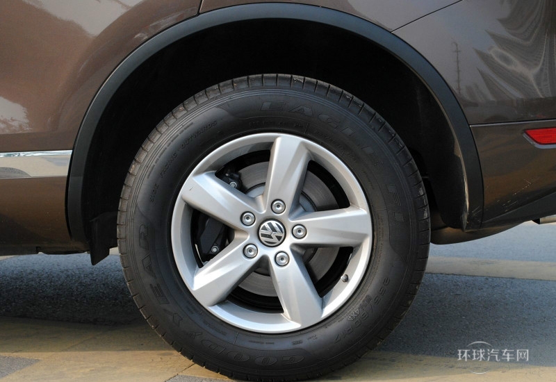 2011款 3.0TSI V6 豪华型