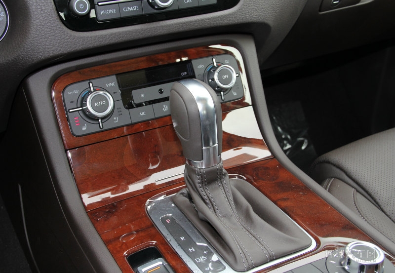 2013款 3.6L V6 越野增强豪华型