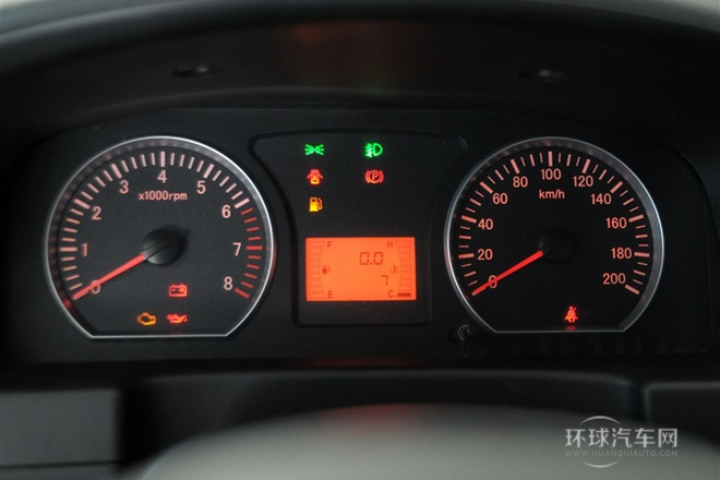 2014款 M3 1.6L 7座舒适型