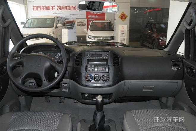 2014款 M3 1.6L 7座舒适型