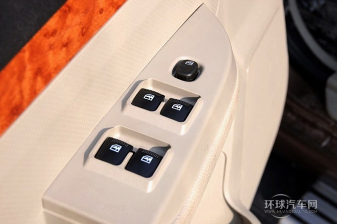 2013款 2.5T柴油四驱豪华型共轨
