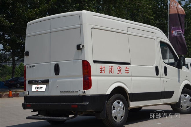 2014款 3.0T厢货车短轴中顶ZD30