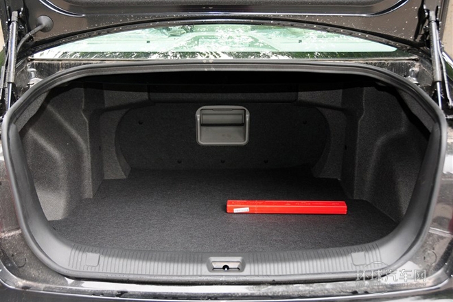 2013款 2.4L 自动尊贵型