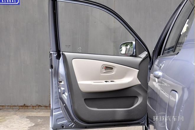 2014款 1.3L 手动豪华型