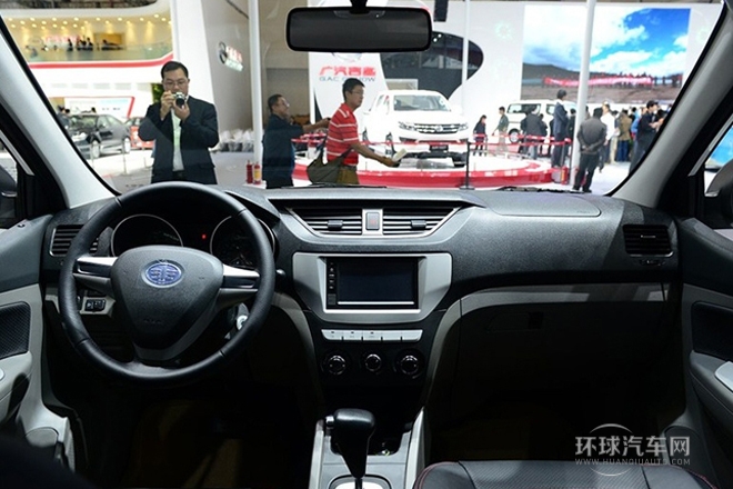 2014款 1.5L 自动7座至尊导航版