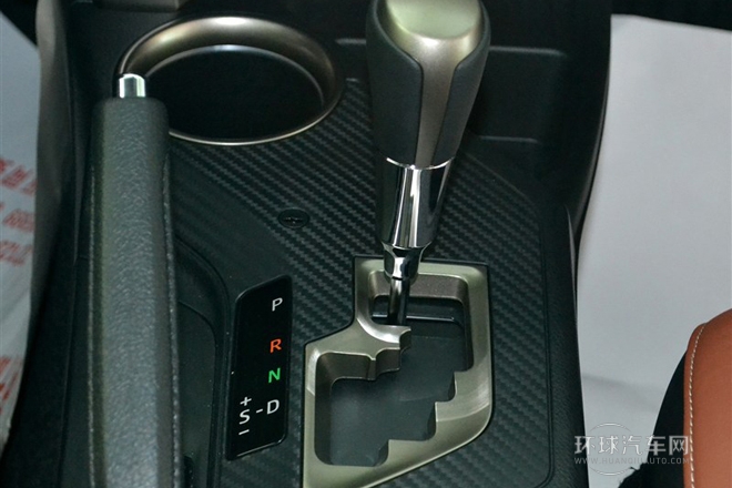 2013款 2.5L 自动四驱尊贵版