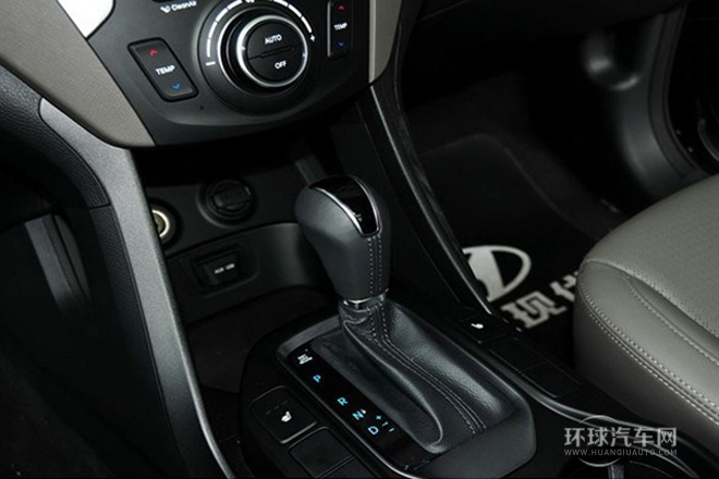 2013款 改款 3.0L 四驱豪华版 欧V