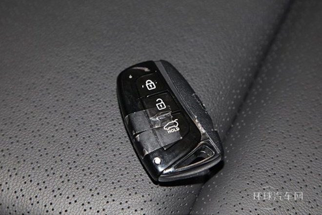 2013款 2.2T 四驱尊享版 7座