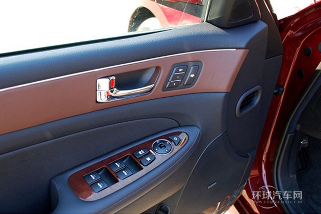 2012款 3.3L GDI尊贵版