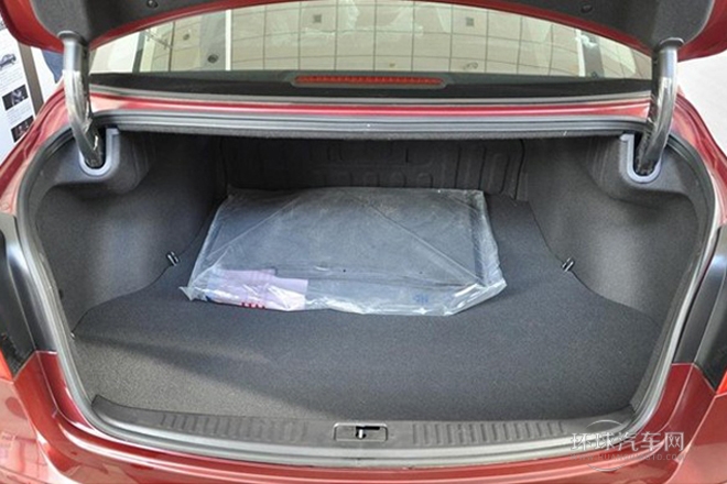 2012款 3.3L GDI尊贵版