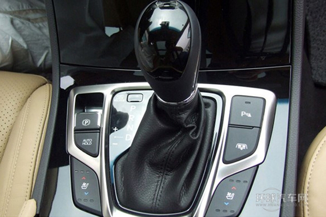 2011款 3.0L 旗舰型