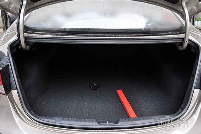 2012款 1.6L 自动时尚型