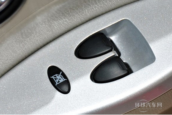 2012款 冠军版 1.3L 手动标准型
