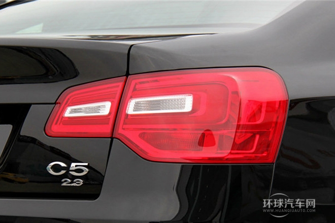 2013款 2.3L 自动豪华型