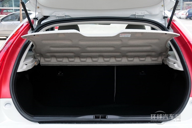 2013款 两厢 1.6L 自动乐尚型
