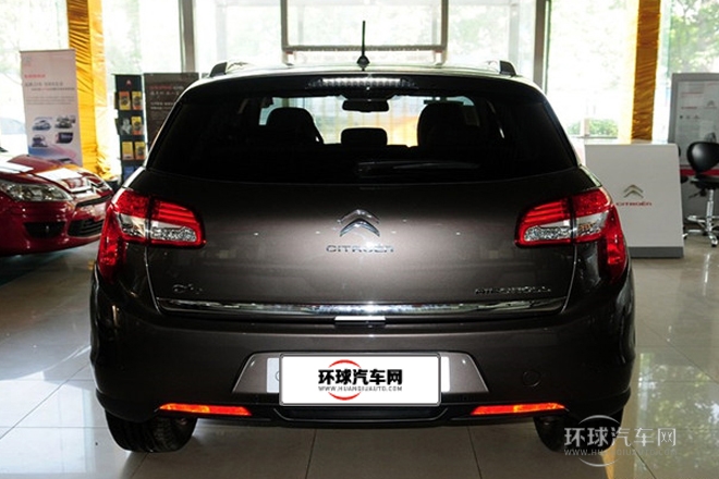 2013款 2.0L 两驱豪华版