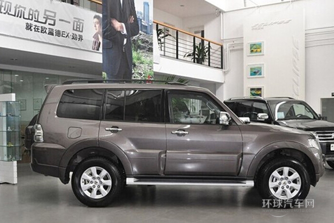 2012款 3.8L 旗舰版