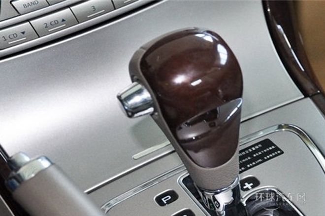 2012款 2.4L 尊贵升级版