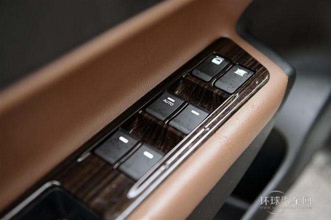 2015款 1.8T 自动两驱至尊版