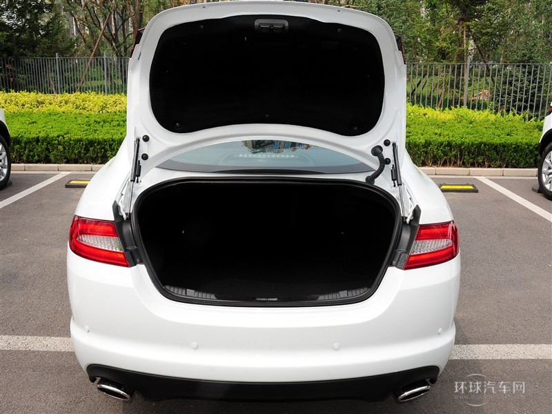2015款XF 2.0T Sportbrake 风华版