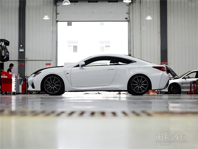 2015款 F 5.0L 碳纤维版