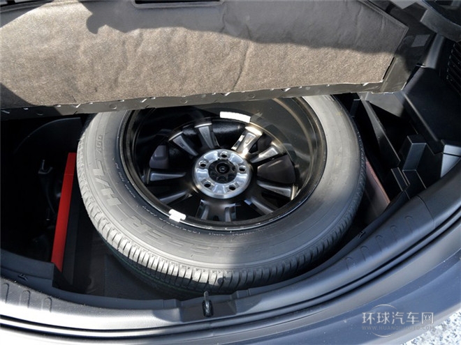 2015款 2.5L 自动四驱尊贵版