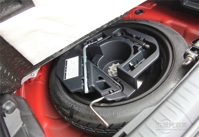 2014款 200h 1.8L 自动 领先版（双色）