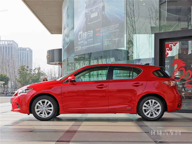 2014款 200h 1.8L 自动 领先版（双色）