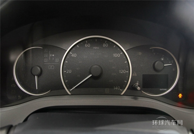 2014款 200h 1.8L 自动 领先版（单色）