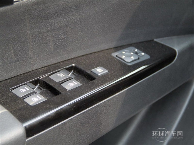 2014款 探索版 2.0T 汽油4x4豪华型