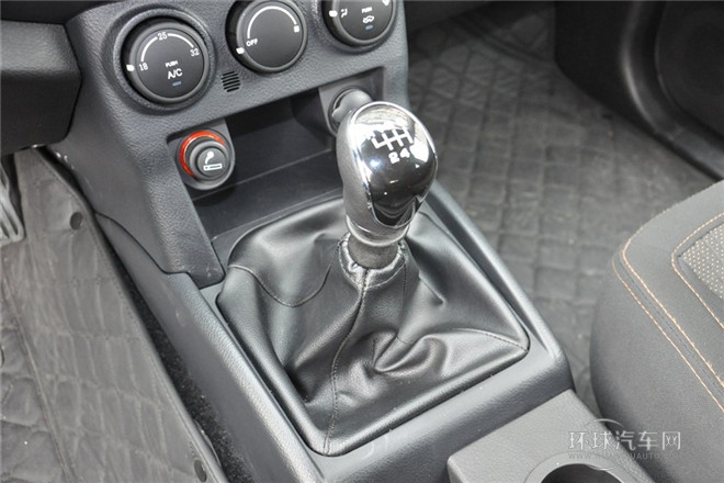 2014款 探索版 2.4L 汽油4X2超豪华型