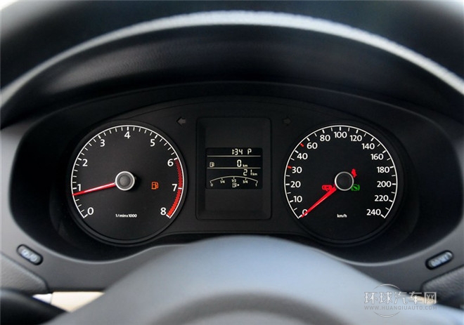 2015款 1.6L 自动领先型