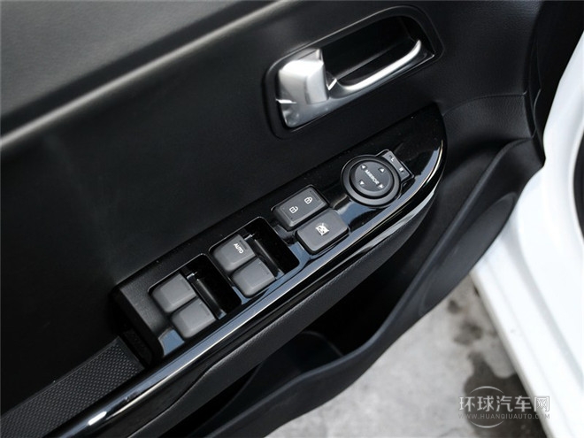 2015款 三厢 1.6L AT Premium