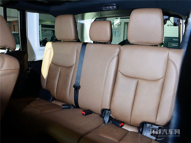 2015款 3.6L 四门版 Sahara