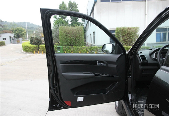 2015款 探索版 2.0T 柴油4X4豪华型