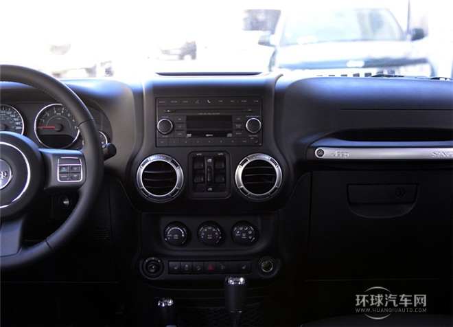 2015款 3.0L 四门版 Sahara